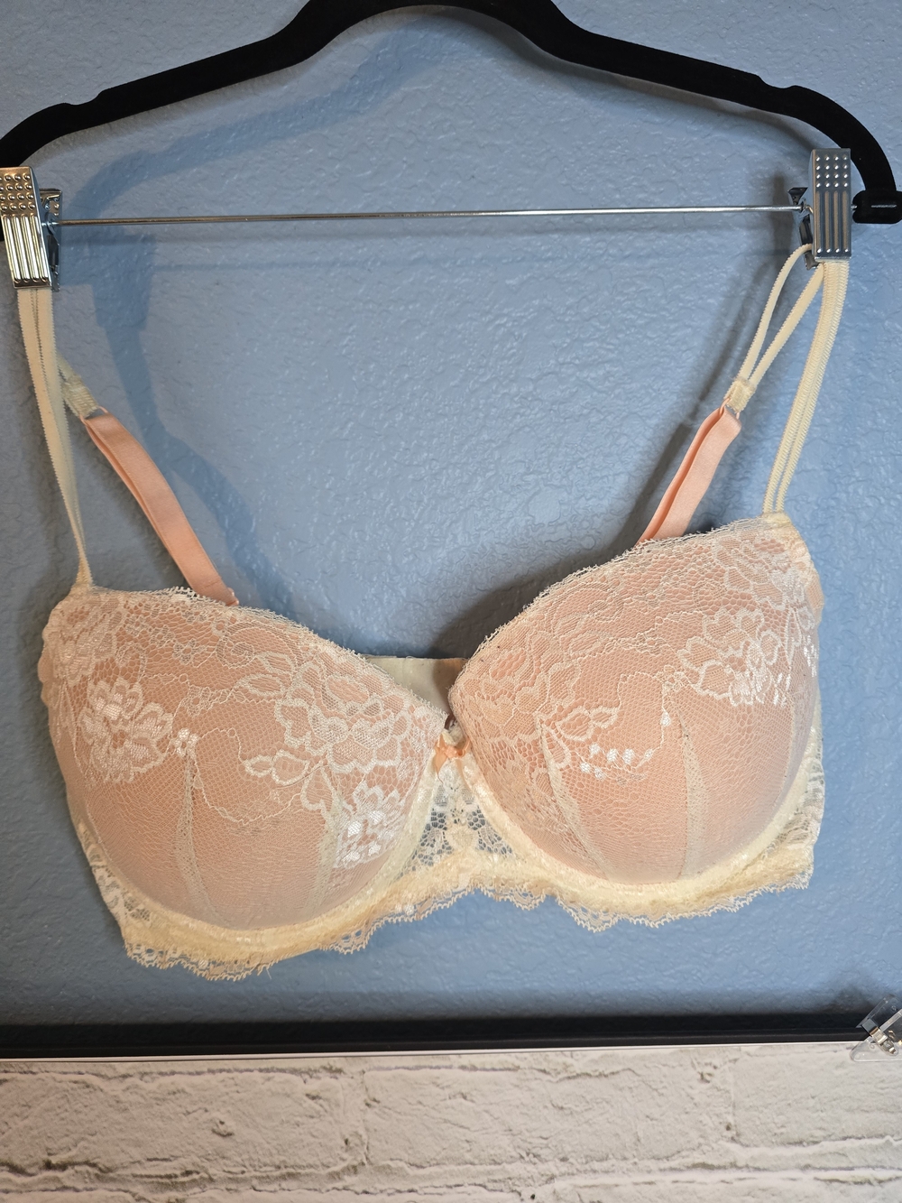 Candie's Peach and Cream Lace Balconette Bra Sz 38D